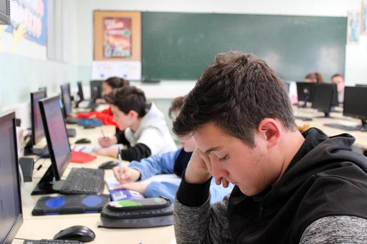 Un grupo de alumnos en un aula de Salesianos Pizarrales