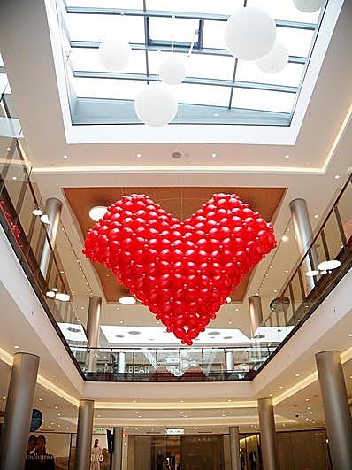 Mensaje de ánimo con globos del Tormes a los trabjadores que están en casa.