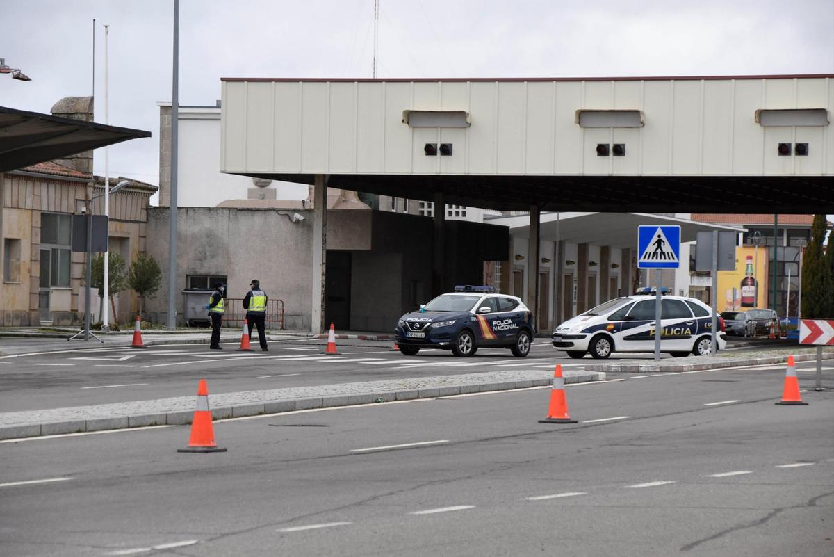 Controles en el punto fronterizo entre Fuentes de Oñoro y Vilar Formoso.