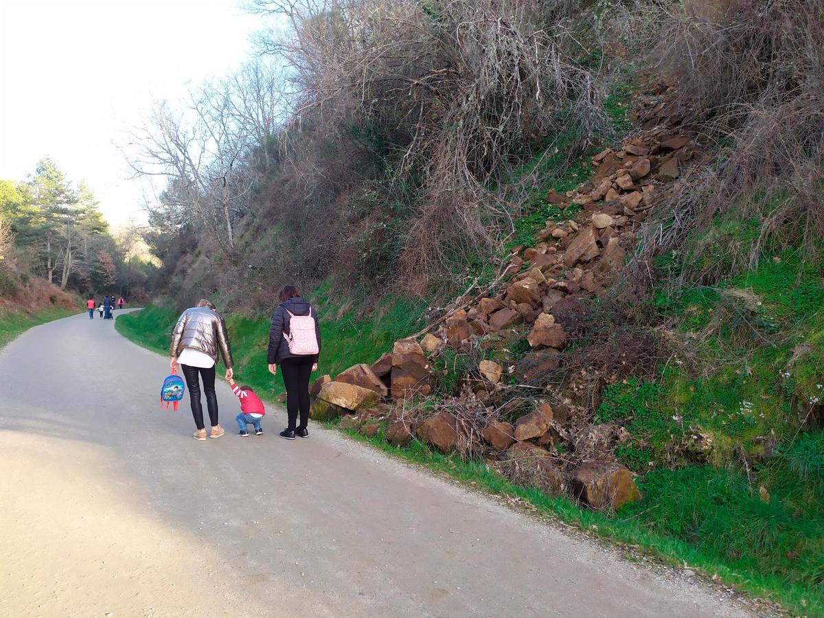 Imagen de uno de los desprendimientos que ha sufrido el camino natural.