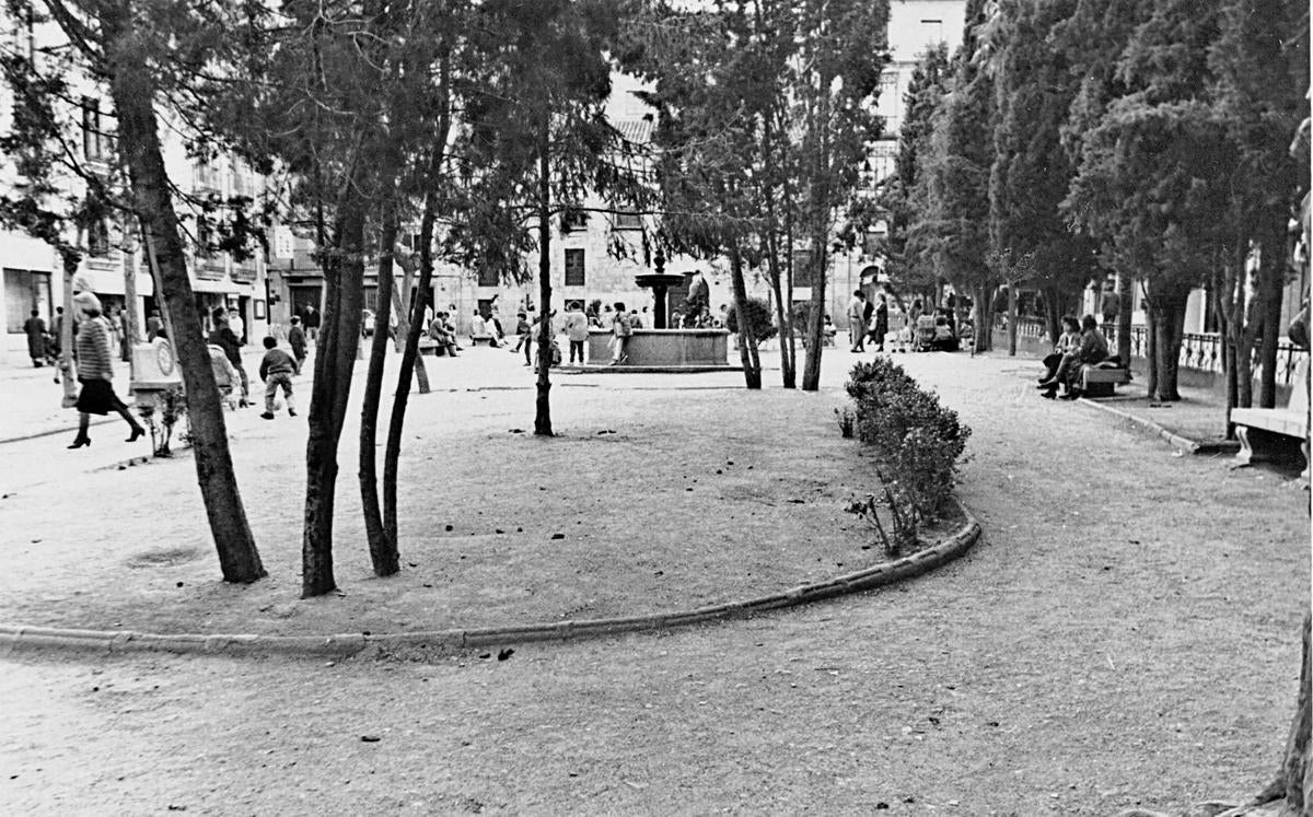 Imagen de la plaza de la Libertad a finales de los años ochenta.