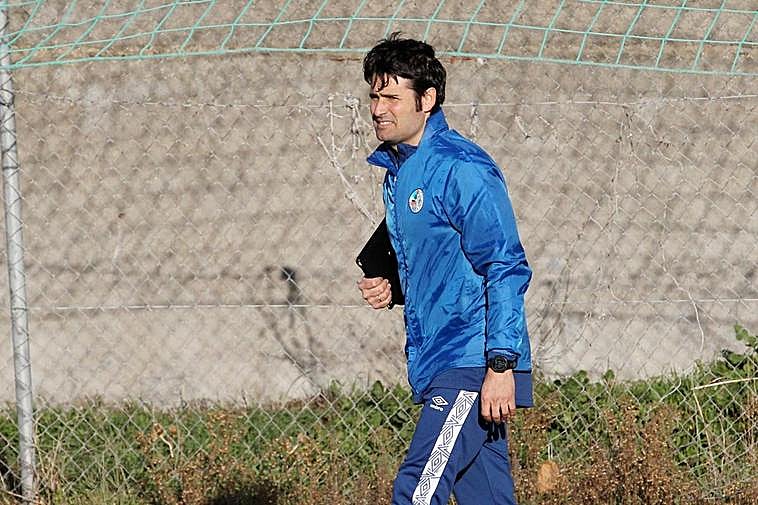 Lolo Escobar, con la tablet bajo el brazo.