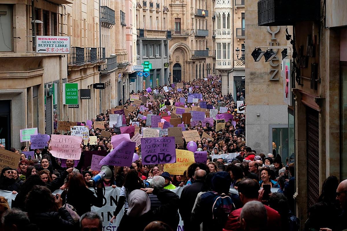 Manifestación del 8-M el año pasado a su paso por calle Toro