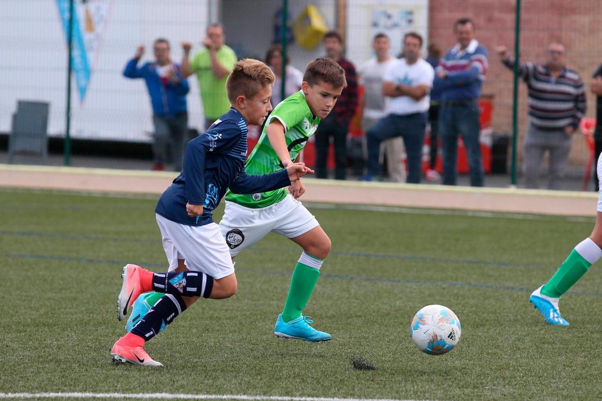 Partido de fútbol base entre el Villamayor y el Guijuelo.