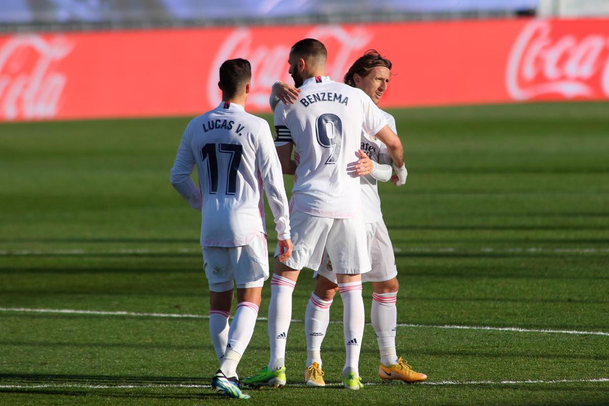 Karim Benzema celebra uno de los goles.