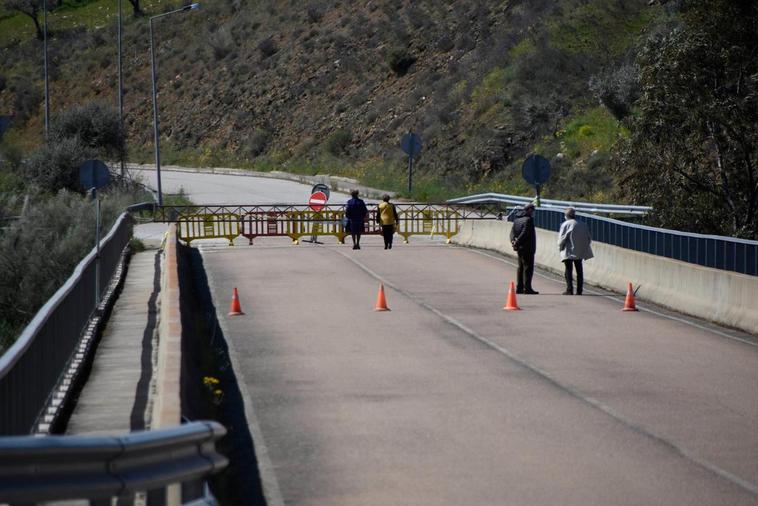 Puente Internacional de La Fregeneda-Barca d’Alva clausurado al tráfico rodado y peatonal.