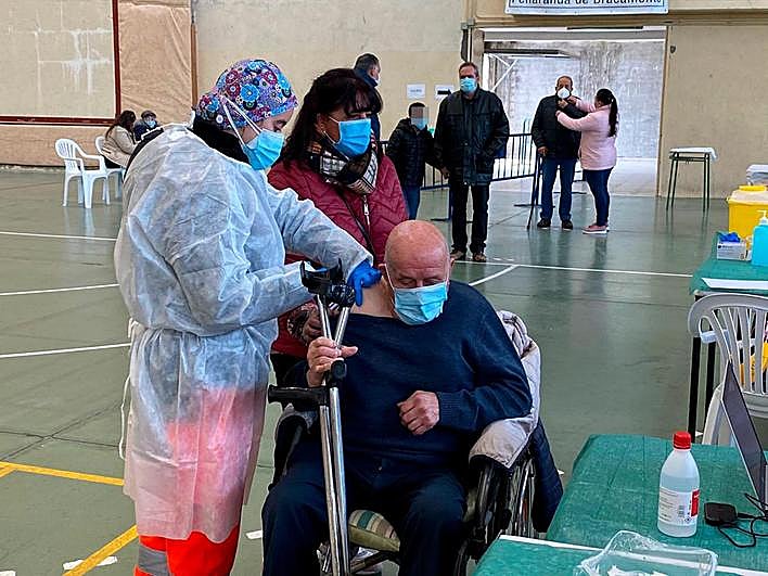 Imagen de la vacunación en el pabellón de Peñaranda hace diez días