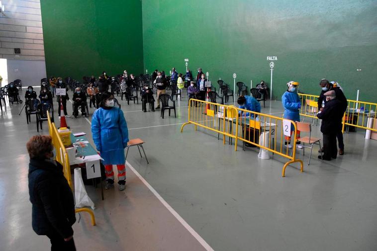 Jornada de vacunación en el pabellón municipal Eladio Jiménez de Ciudad Rodrigo.