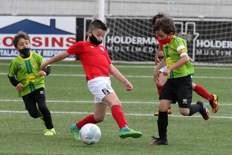 El prebenjamín A del Salamanca, que este sábado junto frente al Unionistas, solo tiene 8 jugadores con licencia y un solo recambio por el ‘bloqueo FIFA’.