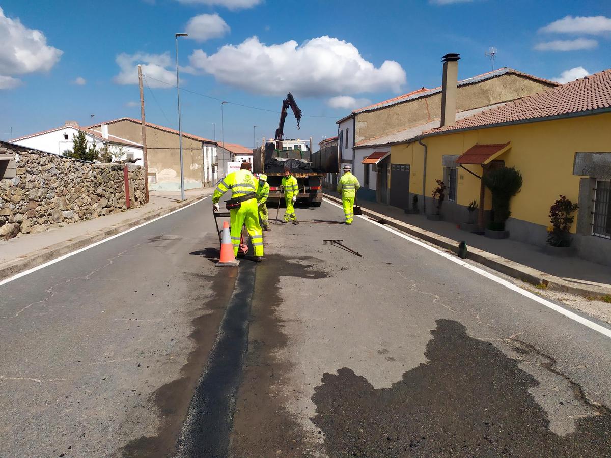 Los ciclistas y moteros tendrán más seguridad en la N-630