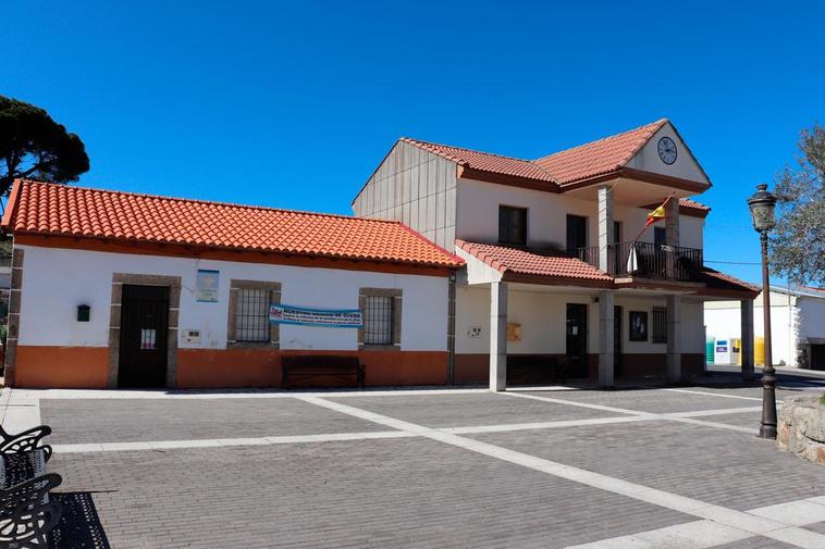Imagen del consultorio médico de la localidad, cuyo tejado se ha rehabilitado.