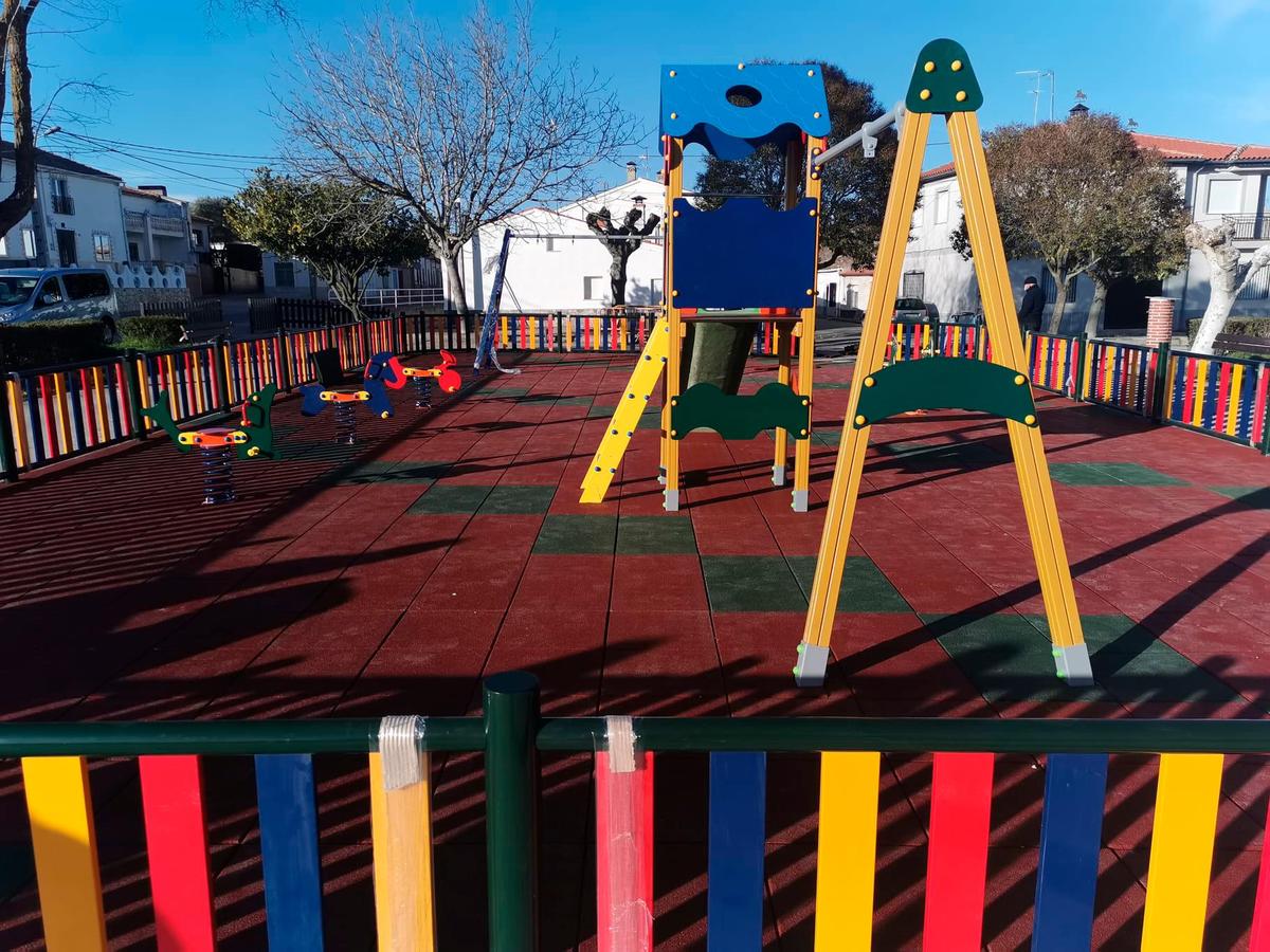 Uno de los parques infantiles del pueblo.