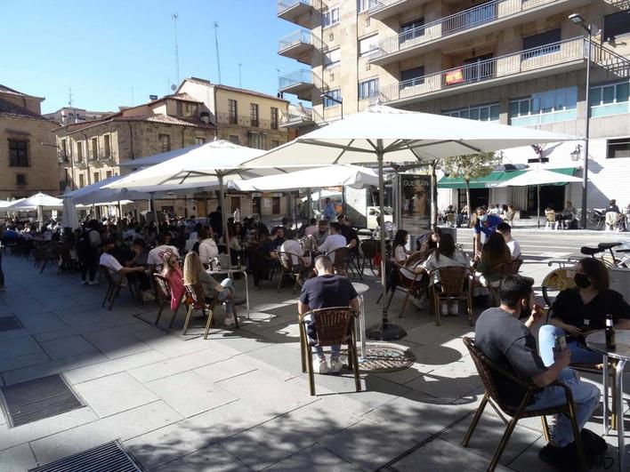 Ambiente de terrazas en la ciudad