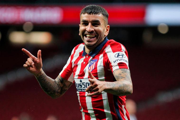 Ángel Correa celebra el segundo gol del Atlético, obra suya, en el Metropolitano.