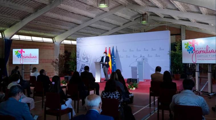 El presidente de la Junta, Alfonso Fernández Mañueco, en la presentación del Plan Familias