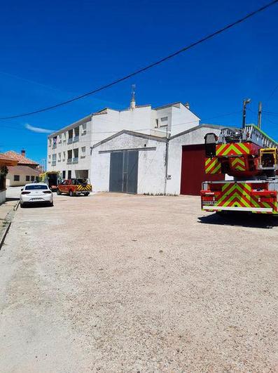 Bomberos en el lugar de los hechos.