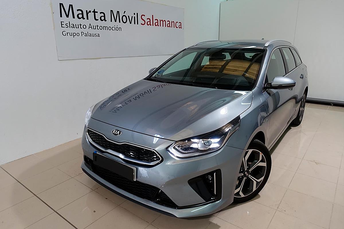 KIA CEED TOURER 1.6 GDi PHEV 104 kW 141CV eTECH | Kilómetros: 5.000 | Fecha matriculación: 2021 | Precio contado: 28.000 euros | Precio sujeto a financiación: 24.300 euros