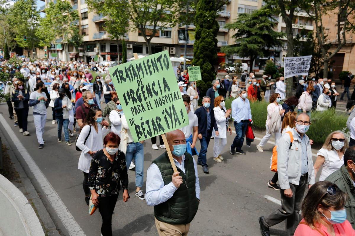 La manifestación congrega a gente de todas las edades. | L.G.