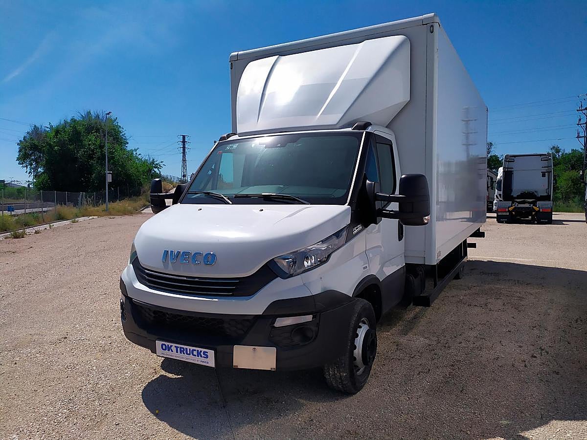 IVECO 70C18A8/P | Kilómetros: 72.922 km | Fecha de matriculación: 2017 | Combustible: Diésel | Equipamiento: Automático- caja 30m³ + trampilla | Precio: 32.000 euros + IVA
