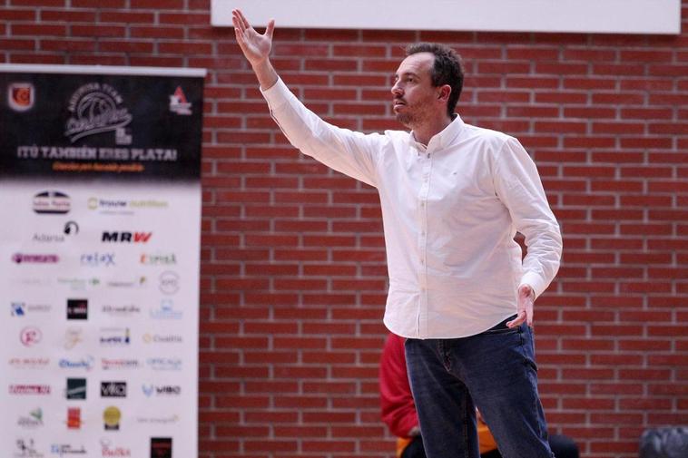 Sergio Vicente ‘Yeyo’, entrenador del Aquimisa Carbajosa.