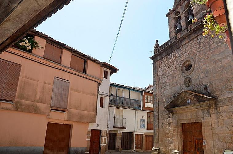 Plaza Mayor en el municipio de Sequeros, otro de los Conjuntos Históricos salmantinos.