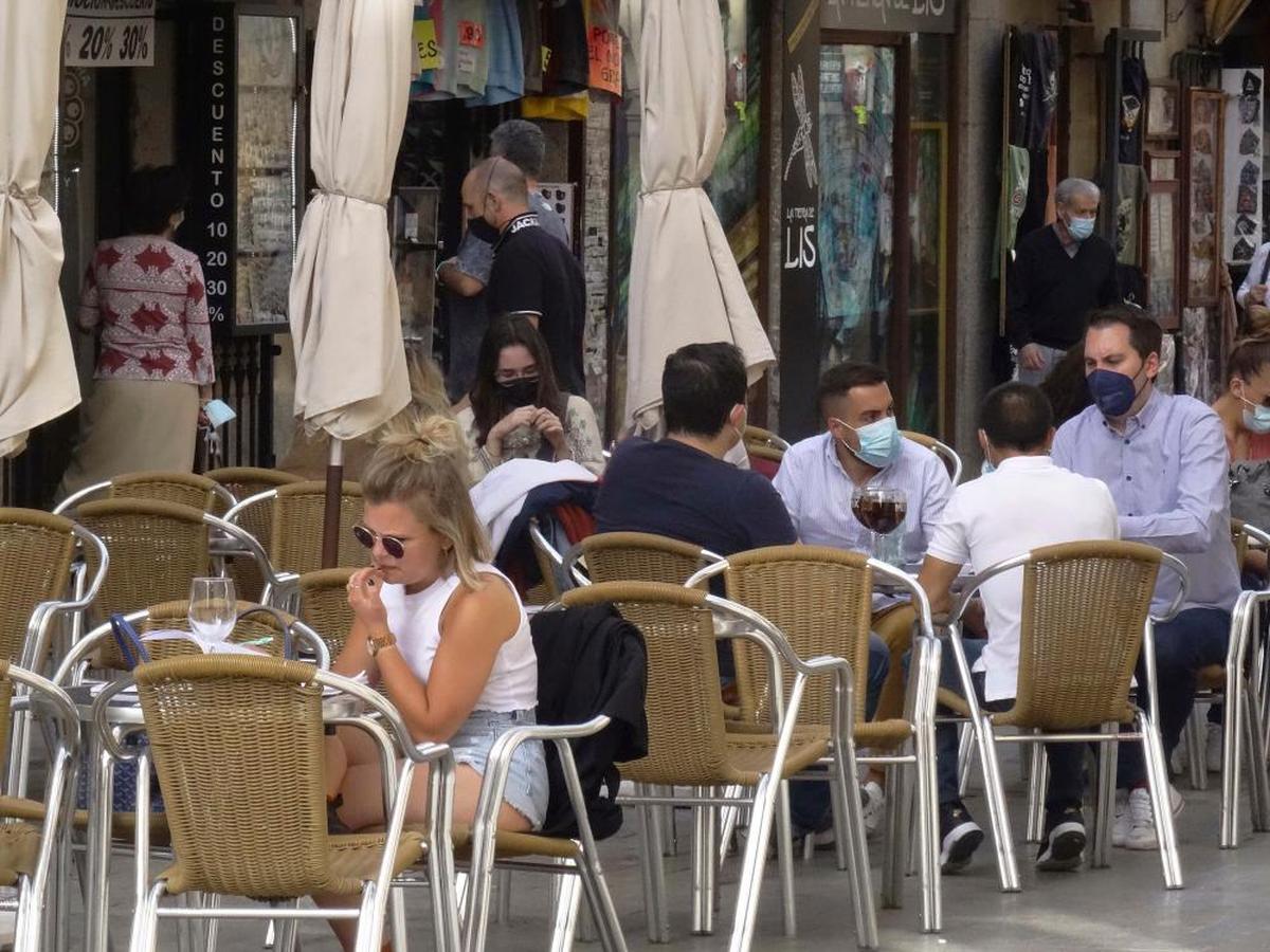 Ambiente en una terraza de Salamanca.