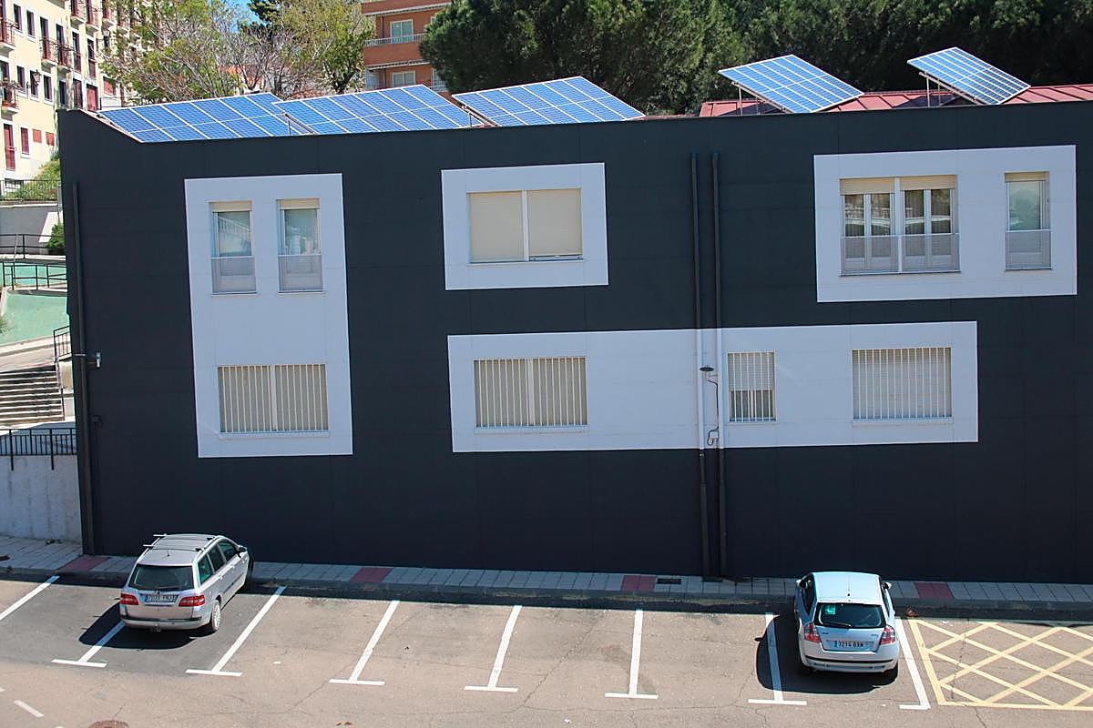 Las placas solares instaladas en la Casa Consistorial de Cabrerizos.