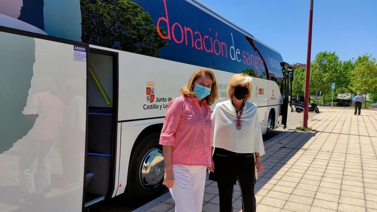 Lydia Blanco y Verónica Casado, en un acto en Valladolid