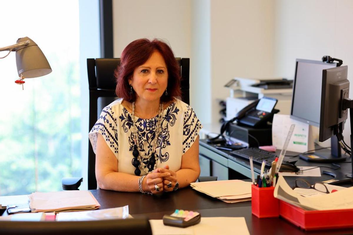 La fiscal salmantina, Teresa Peramato, en su nuevo despacho.