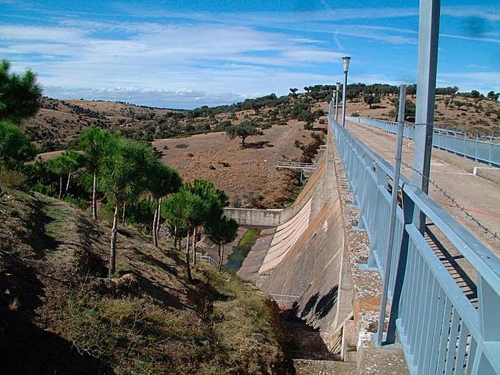 Presa del Milagro en el término municipal de Mirueña de los Infanzones (Ávila).