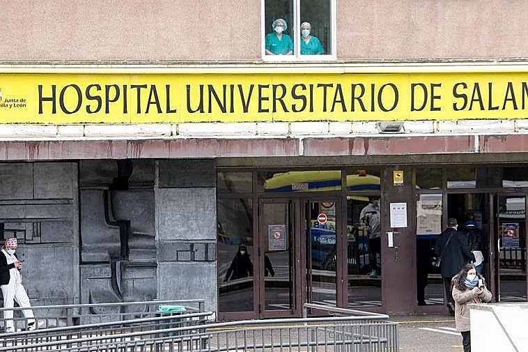 Exterior del Hospital Clínico de Salamanca.