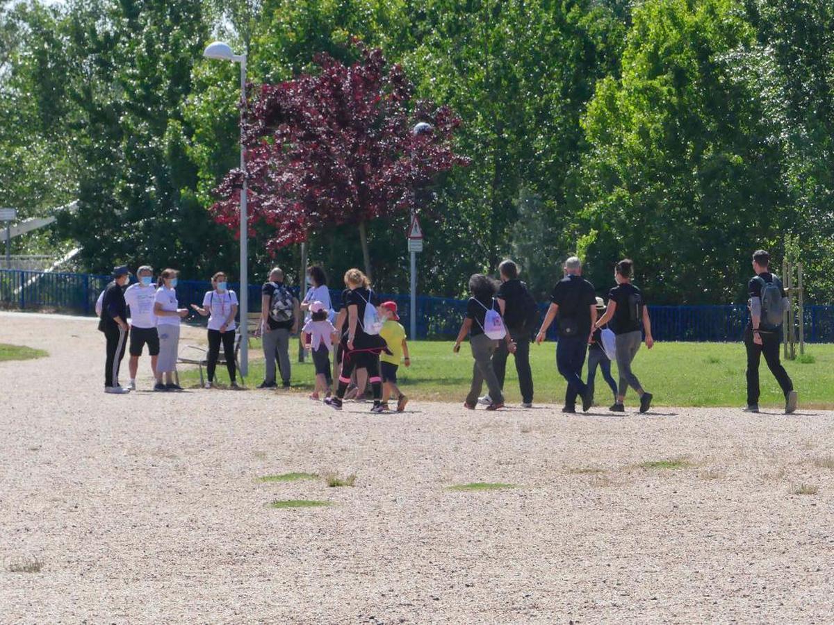 Participantes en una ruta llegan al parque Elio Antonio de Nebrija