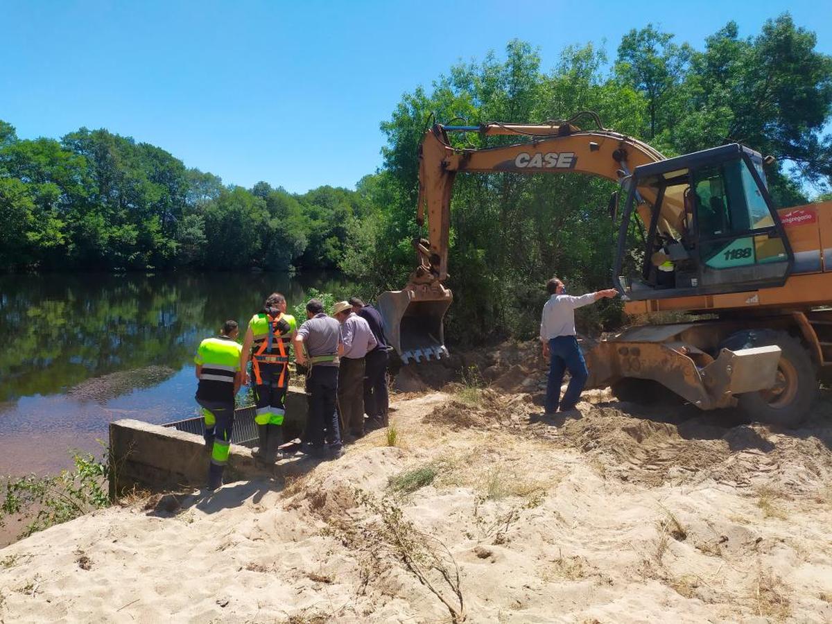 Imagen de los trabajos en la toma de agua desde el Tormes.