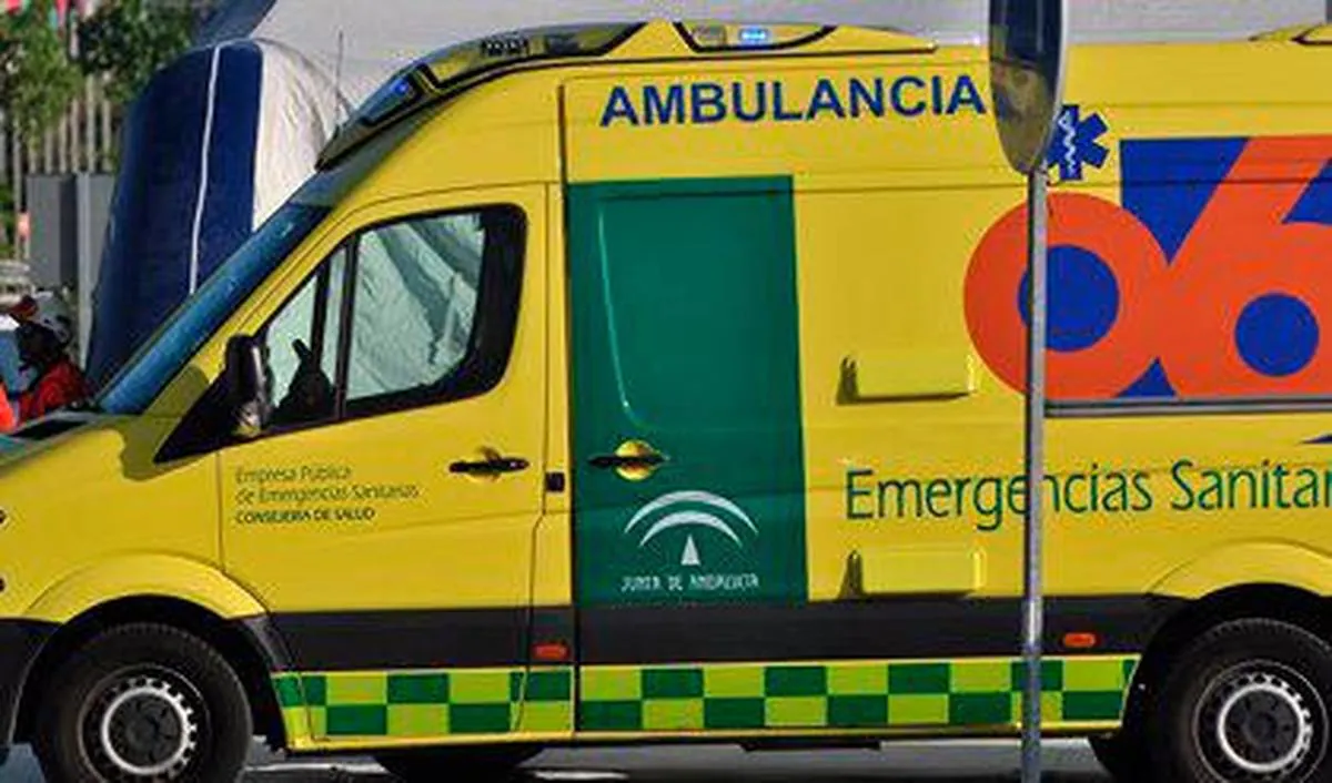 Ambulancia de EPES 061 que trasladó al quemado.