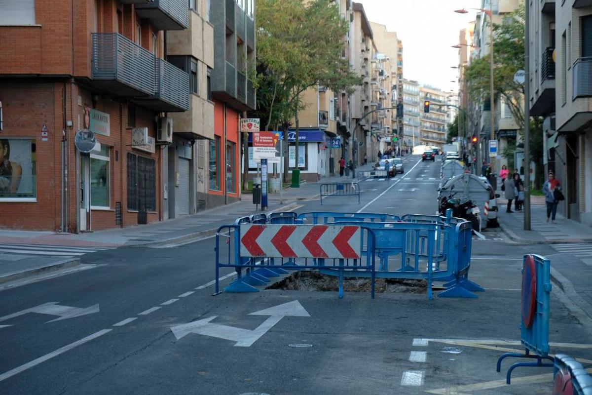 Reparación de una tubería en el Camino de las Aguas