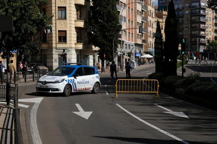 Policía Local en el paseo de Carmelitas.