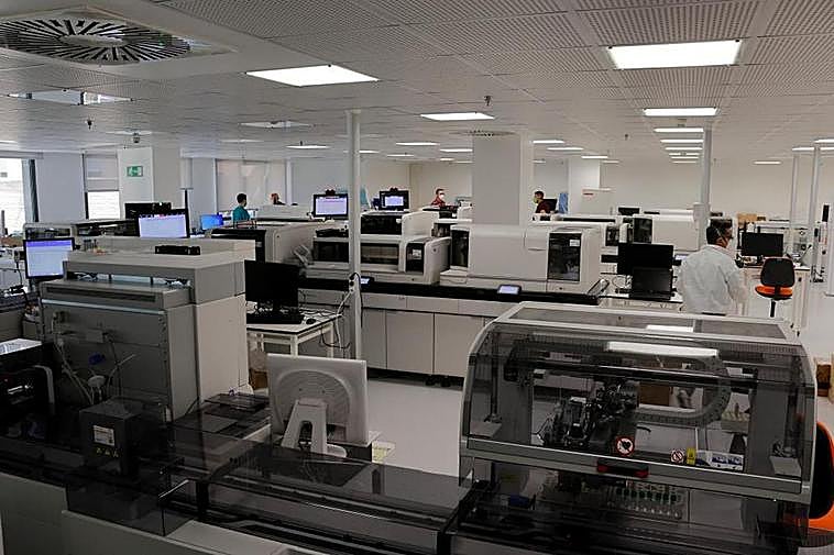 Imagen del laboratorio unificado en el nuevo Hospital de Salamanca