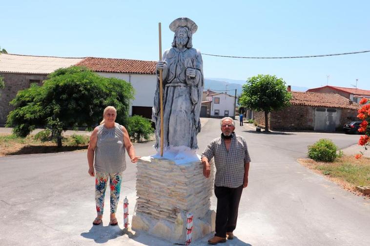 Valverde de Valdelacasa estrena escultura de Santiago apóstol en sus fiestas