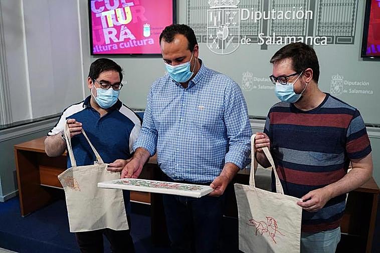 Sergio Martín, David Mingo y José Antonio Martín en la presentación de los talleres de bordado.