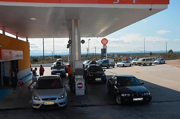 Una de las estaciones de servicio en la frontera de Fuentes de Oñoro.