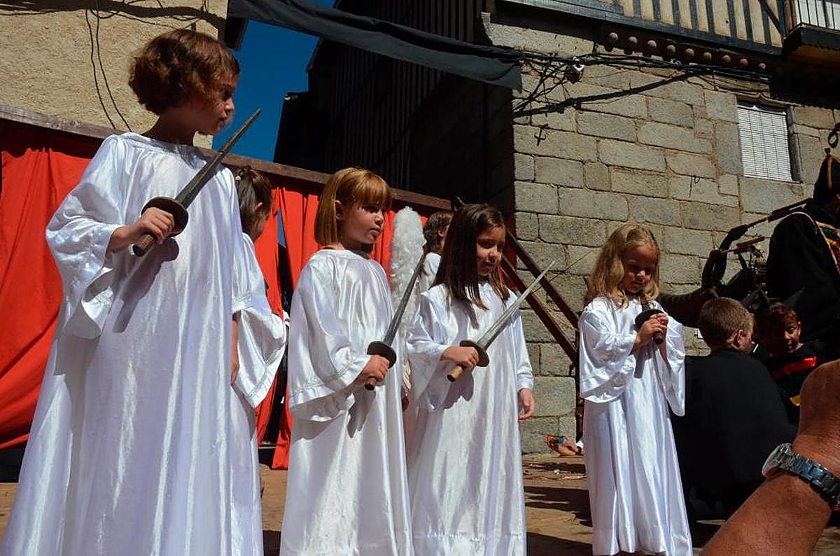Representación infantil de La Loa en pasadas fiestas.