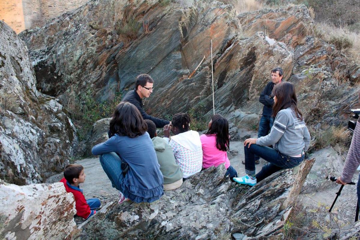 Visita previa a la pandemia al yacimiento al aire libre de Siega Verde.