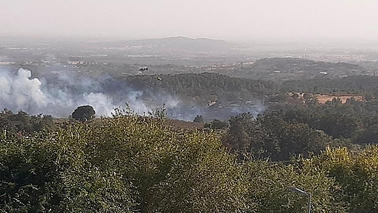 El fuego se ceba con Ávila. Un incendio en Candeleda obliga a evacuar a los vecinos de El Raso
