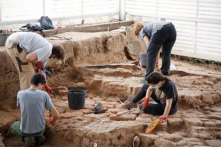 Excavación realizada a finales de junio en el poblado del Cerro de San Vicente.