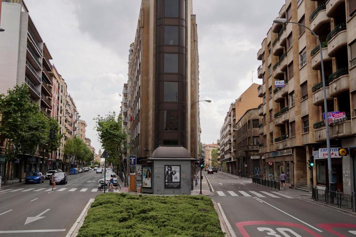 La calle Álvaro Gil a la derecha de la imagen.