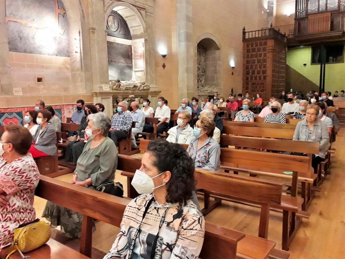 Los vecinos que asistieron al acto cultural en el templo de las Carmelitas.