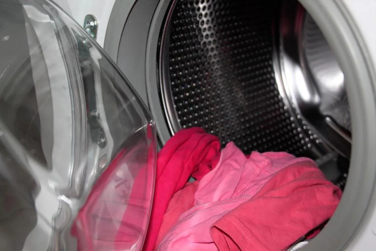Impensable: añadir tres bolas de papel de aluminio a la lavadora tiene este  efecto