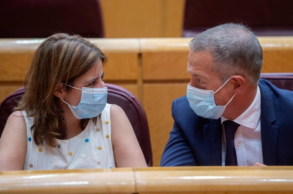 Adriana Lastra y el presidente del Senado, Ander Gil.