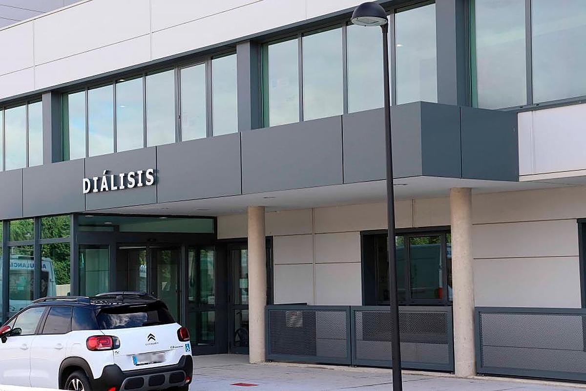 Acceso de la Unidad de Diálisis del nuevo Hospital, donde los pacientes empezarán a tratarse el próximo lunes.