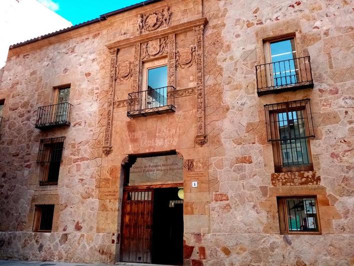 Imagen de la fachada del Palacio de Maldonado, sede del Centro de Estudios Brasileños.